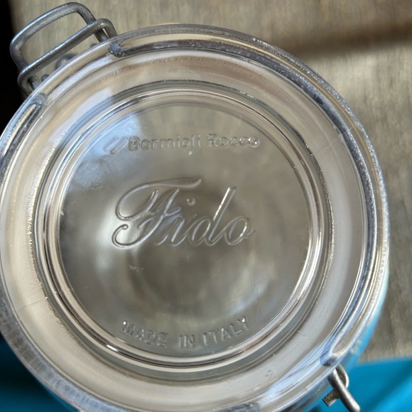 Clear Glass Storage Jar with Clamp Lid - Picture 4 of 9